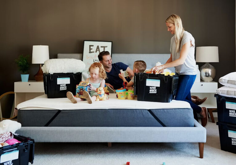 Moving apartments with transport professionals - Manatki24